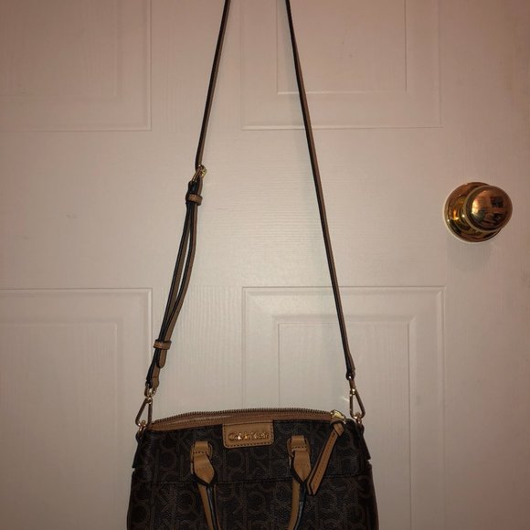 Calvin Klein Logo Cross-Body Purse - Picture 3 of 3